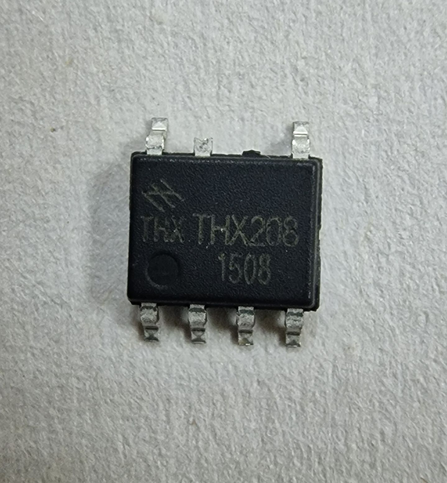 МикросхемаTHX208